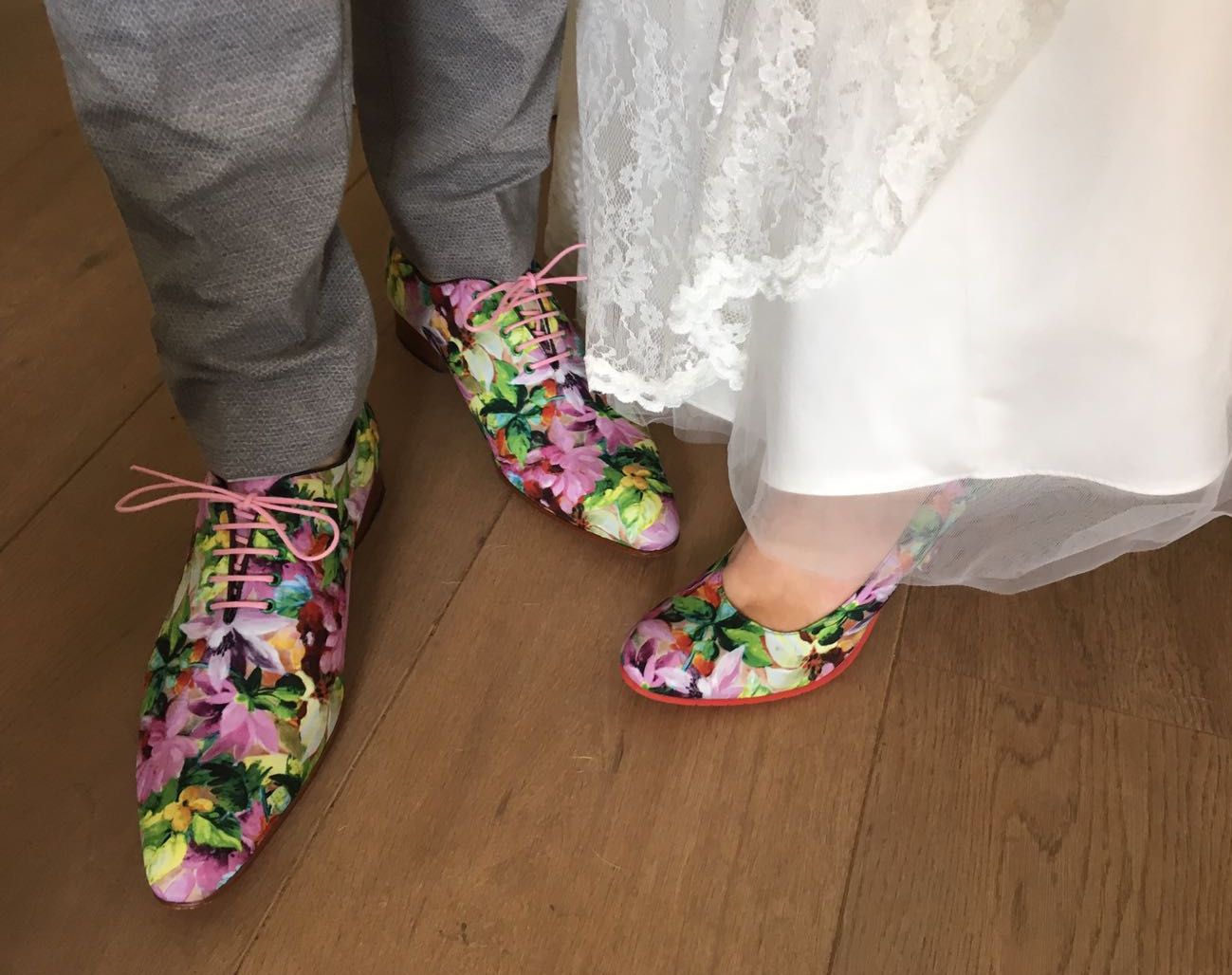 Shoelia Flower Bomb matchende trouwschoenen met bloemenprint